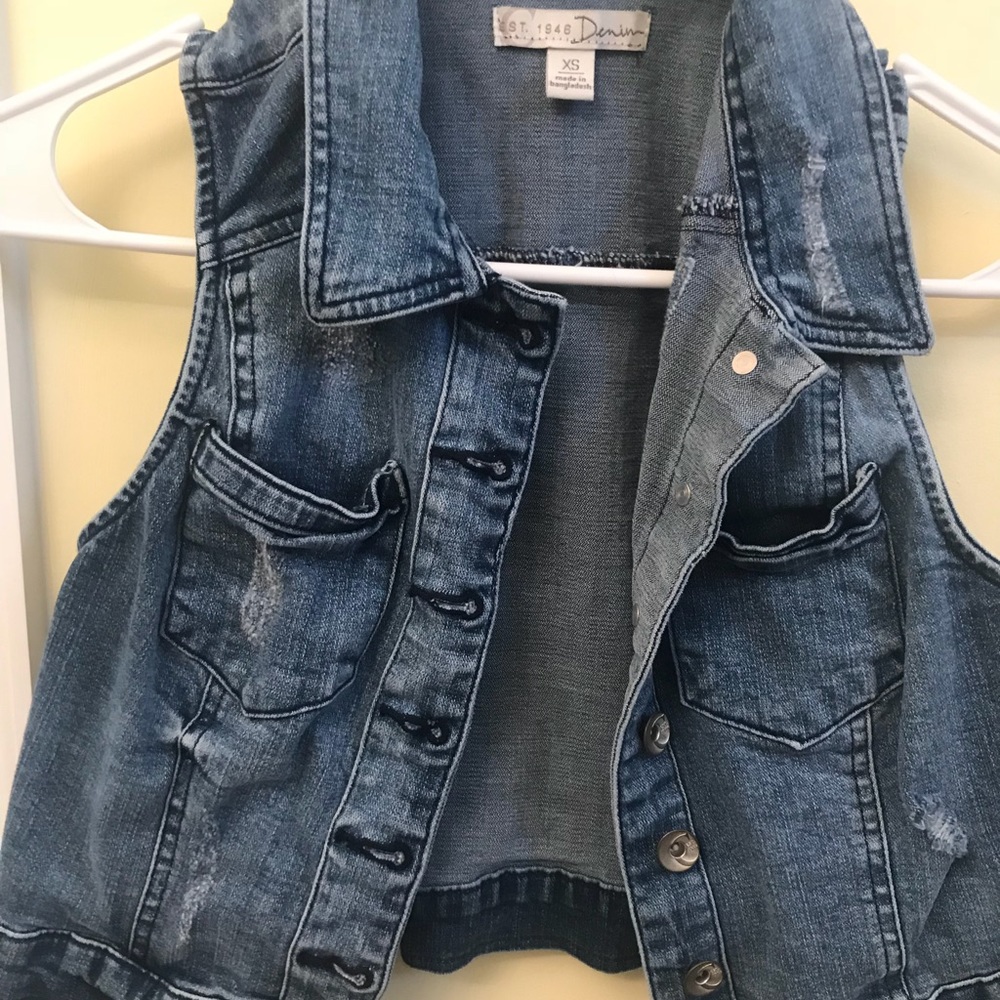 Denim cropped vest